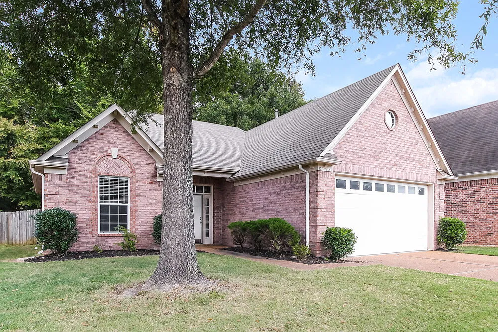 3 bed, 2.0 bath, 1376 sqft, $1,730 — Photo 4