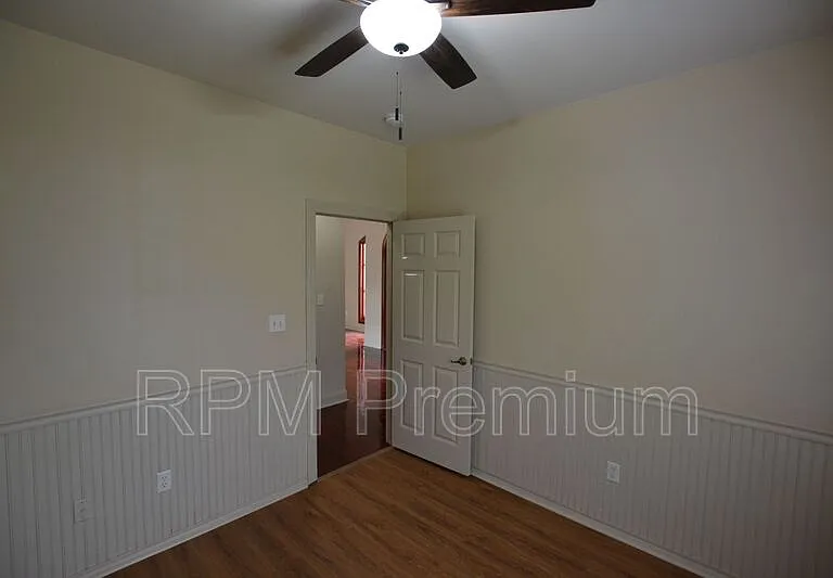 2691 Woodbend Ave — Photo 28