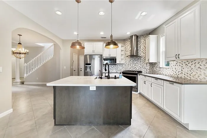 15601 Bay Vista Dr — Photo 2