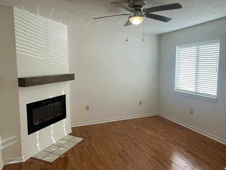 Deer Run Apartments — Photo 10