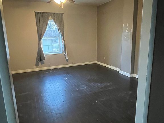 4th image of 140 N Oak St