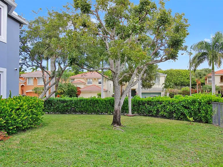 9022 Dupont Pl — Photo 9