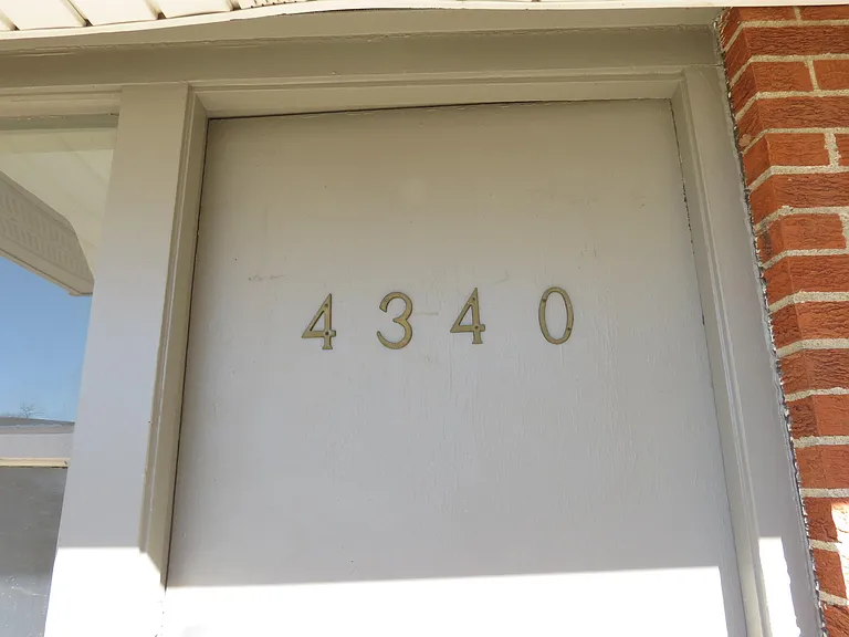 4318 Walker Ln — Photo 60