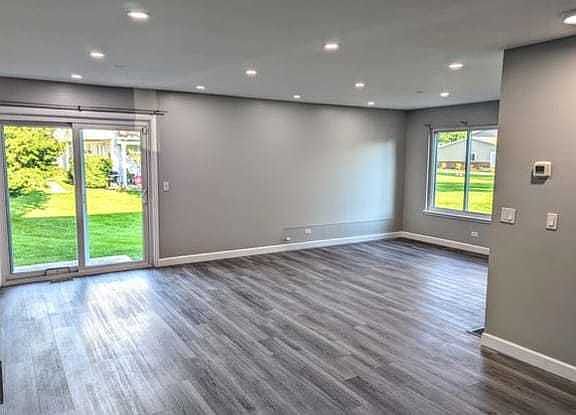 4th image of 2159 N Queensburg Ln