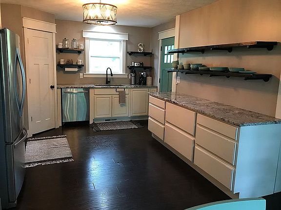 3rd image of 5766 S Ainger Rd