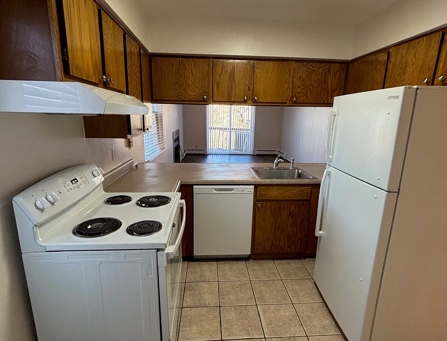 6708 Dublin Loop W — Photo 2