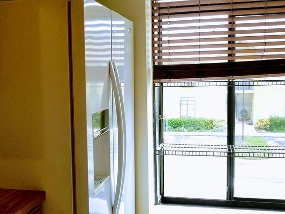 3rd image of 714 Gardens Dr APT 205