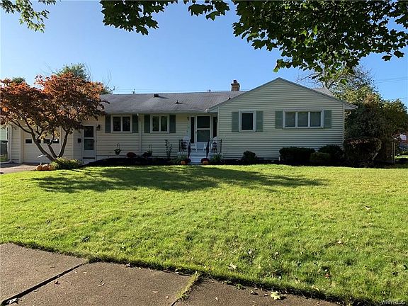 3rd image of 17 Avalon Dr