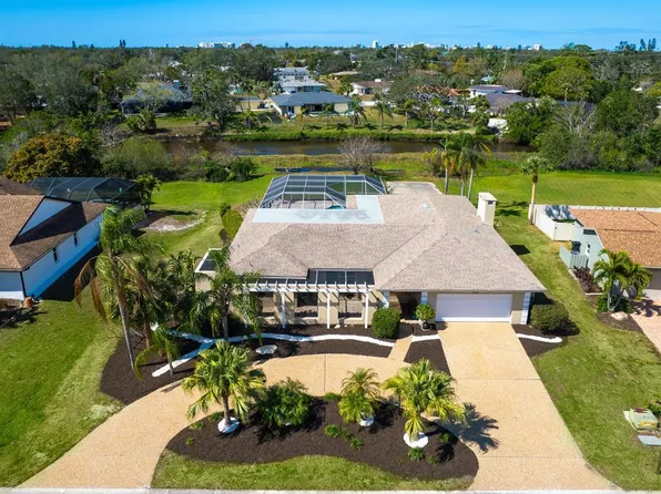 2118 Tanglewood Dr, Sarasota, FL 34239