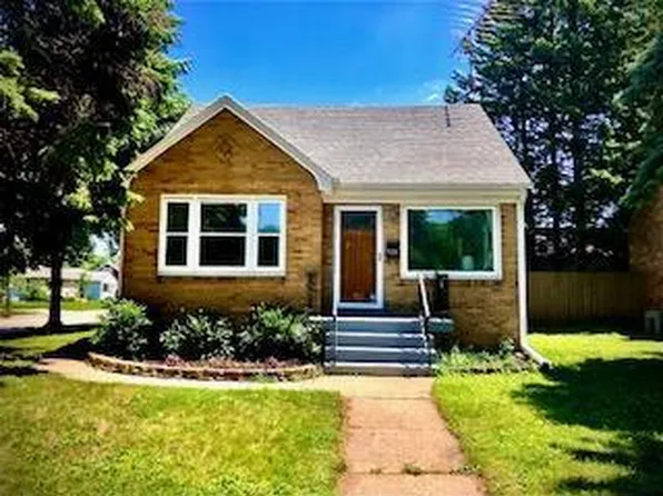 901 South Grand AVENUE, Waukesha, WI 53186