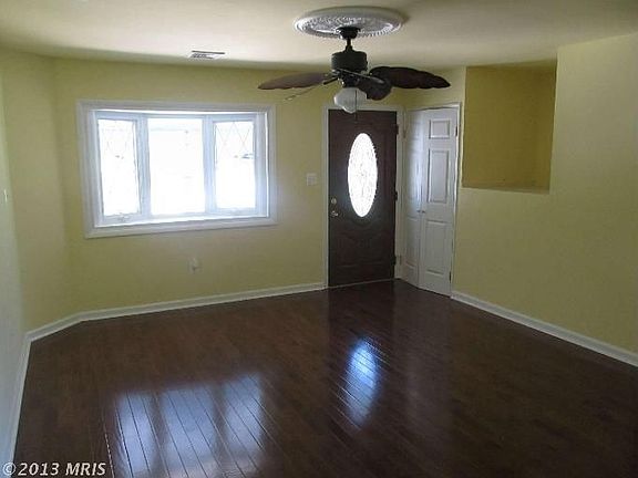 5th image of 1901 Warren Dr