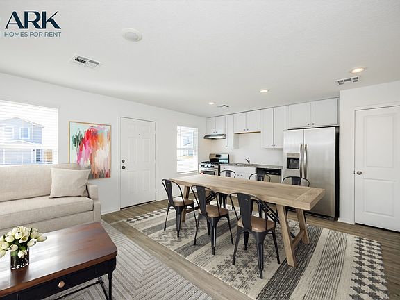 2nd image of 8215 Piedra Medina