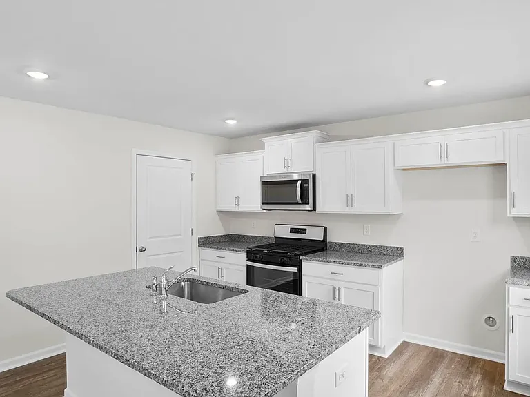 868 Wolverine Ln — Photo 8
