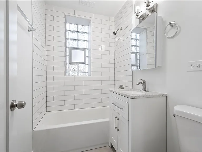3449 N Seminary Ave #3 — Photo 7