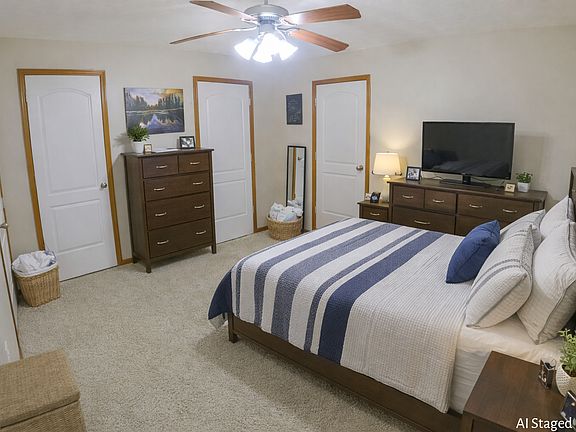 4th image of 2706 Buttonwood Dr