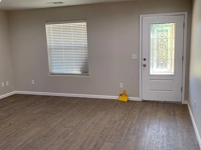 261 E Prosperity Ave — Photo 11