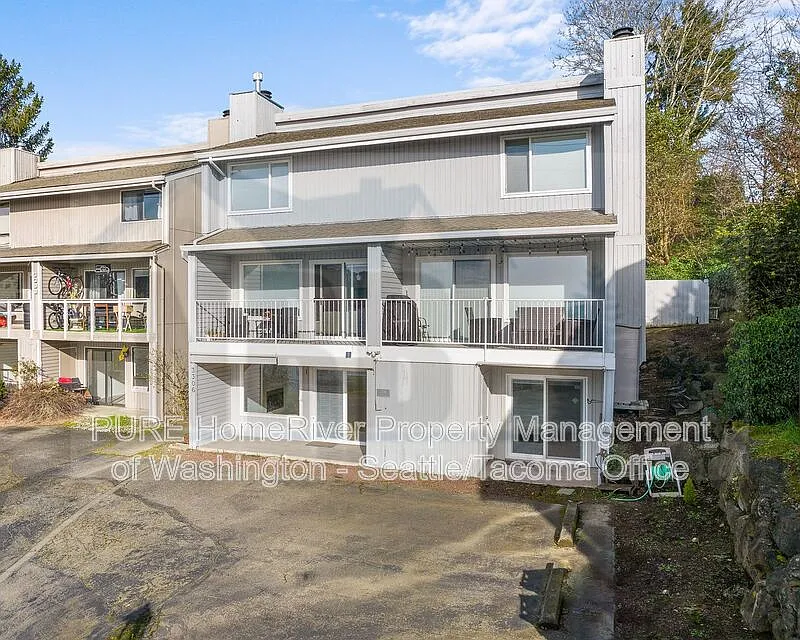 2 bed, 1.0 bath, 1024 sqft, $3,000 — Photo 2