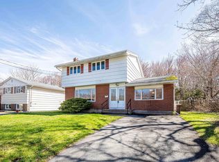 4 Dunrobin Dr, Halifax, NS B2X 1J4