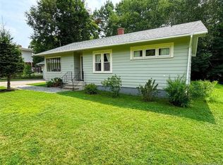157 Saint James St, Woodstock, NB E7M2T5