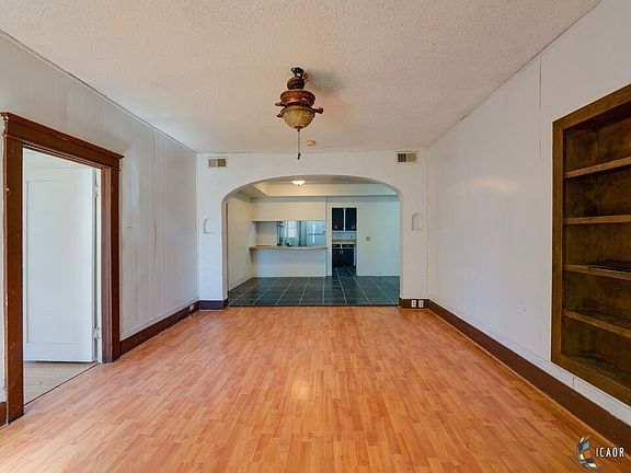 2nd image of 527-8 6th St