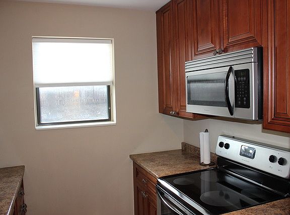 5th image of 1311 E Winslowe Dr #104