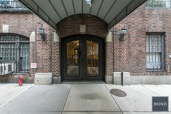 Rented by Bond New York | media 22