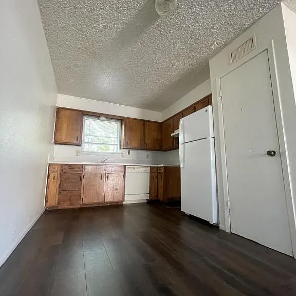 1208 Urbantke Ct #6 — Photo 2