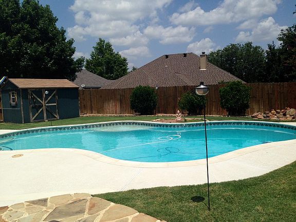 2nd image of 717 W Park Dr