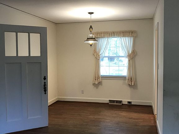 4th image of 203 Forest Hills Dr