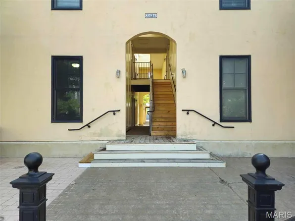 3424 Hiram St, Saint Charles, MO 63301