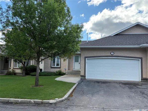 UNIT 27-330 Stodola COURT, Saskatoon, SK S7N 4N9