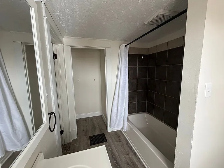 443 S Union Ave — Photo 15