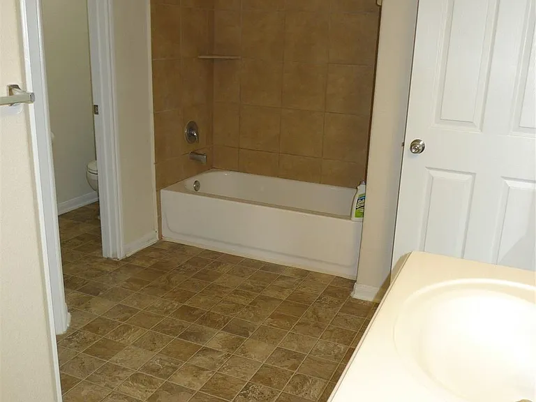 3335 View Valley Trl — Photo 5