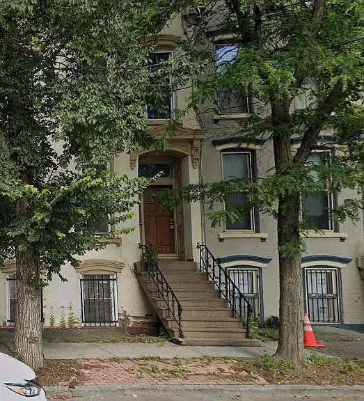 178 S Swan St #2 — Photo 3