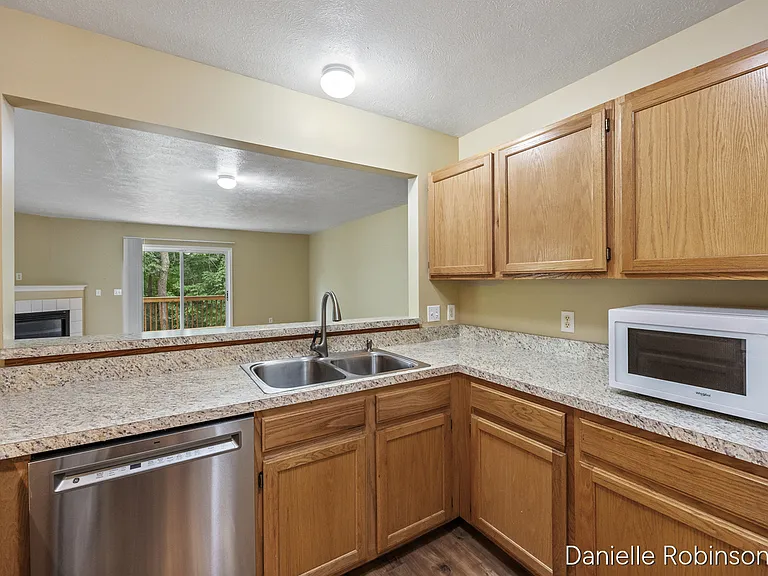 1796 Grand Ridge Ct NE — Photo 5
