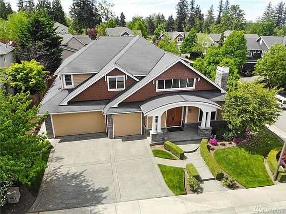 5th image of 129 259th Ave NE