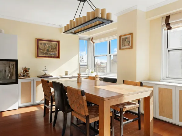 1175 York Avenue image 2 of 12