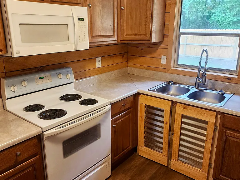 475 Old Highway 31 — Photo 10