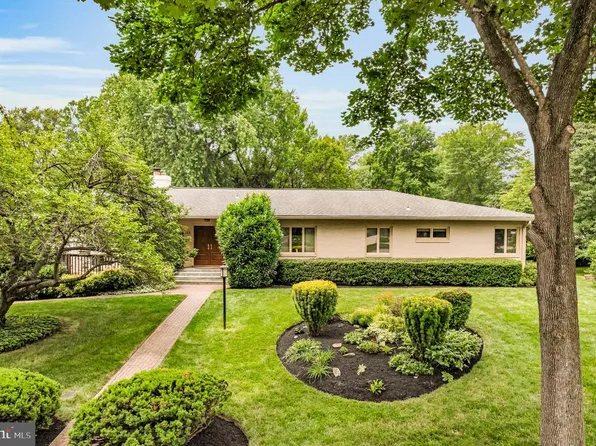10135 Spring Pools Ln, Columbia, MD 21044