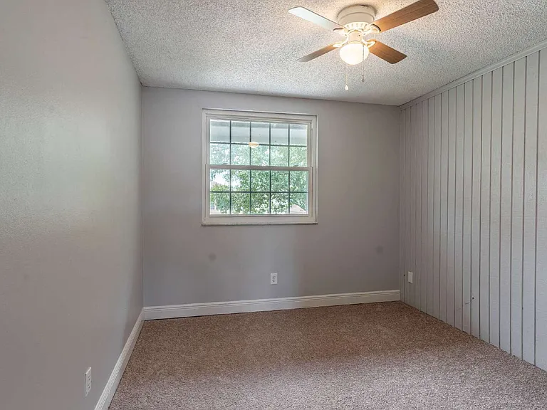 3909 Stonehaven Rd — Photo 18