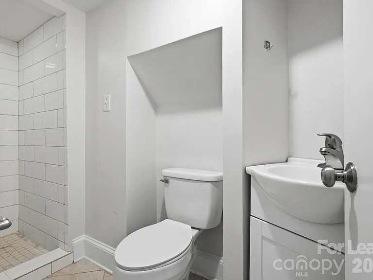 3101 Selwyn Ave — Photo 15