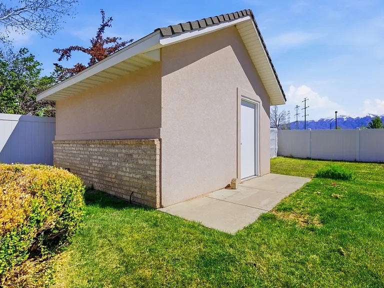 2191 S 550 W — Photo 16
