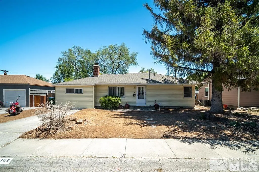 780 Stoker Ave photo 1