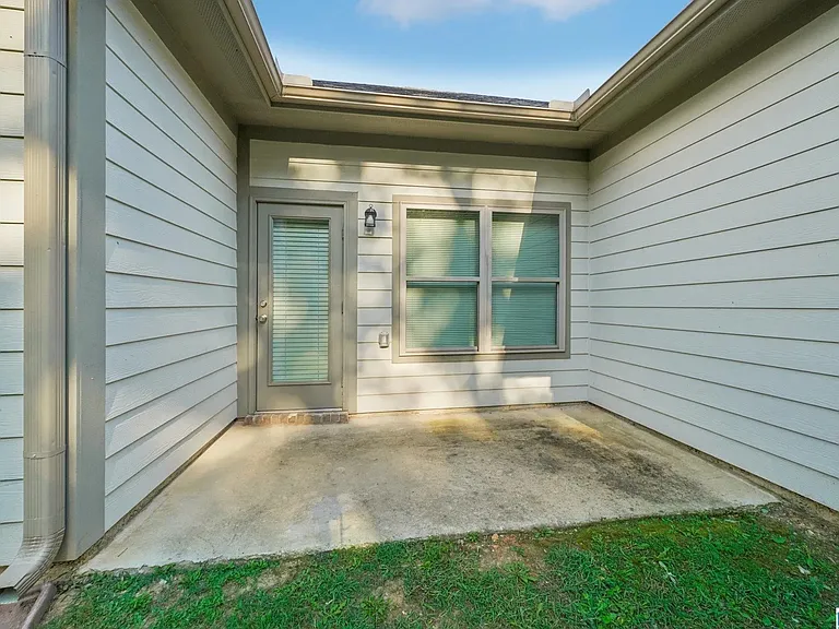 7944 Saint James Dr — Photo 8
