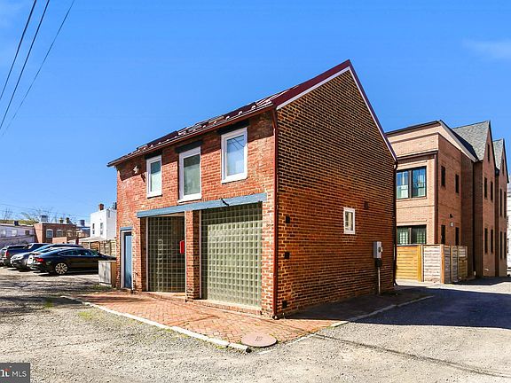 2nd image of 206 A S Patrick St #A