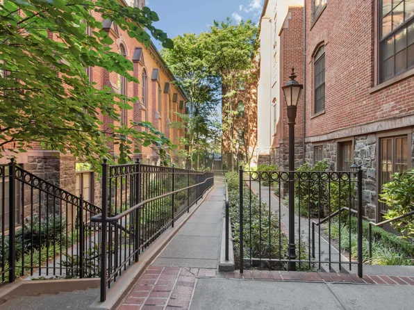 401 Hicks Street image 9 of 11