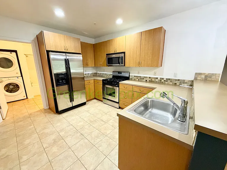 8514 N Central St — Photo 6