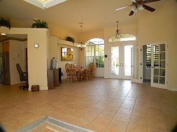 3rd image of 2830 SW 25th St