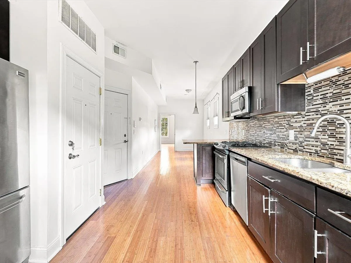 1 bed, 1.0 bath, 625 sqft, $2,300 — Photo 3