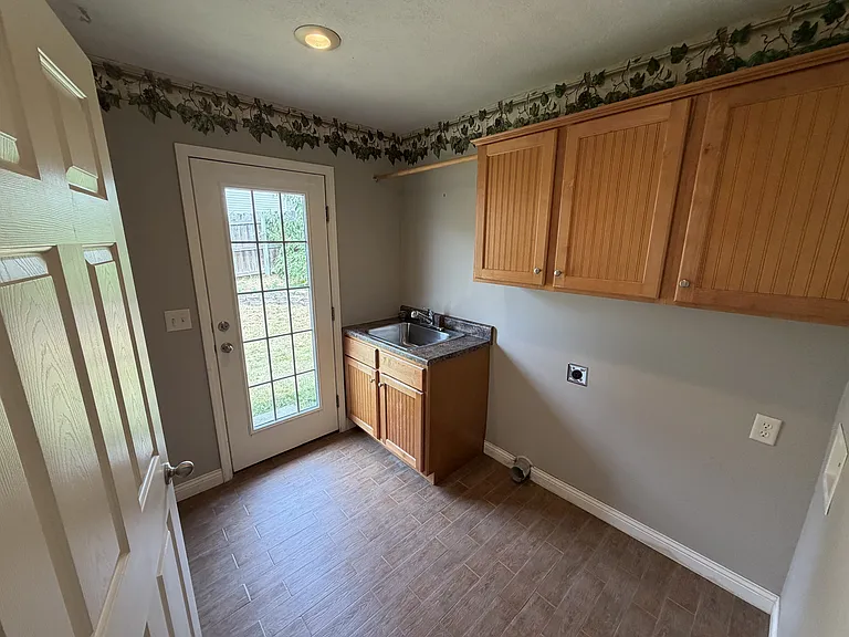 705 Silver Streak Rd — Photo 8